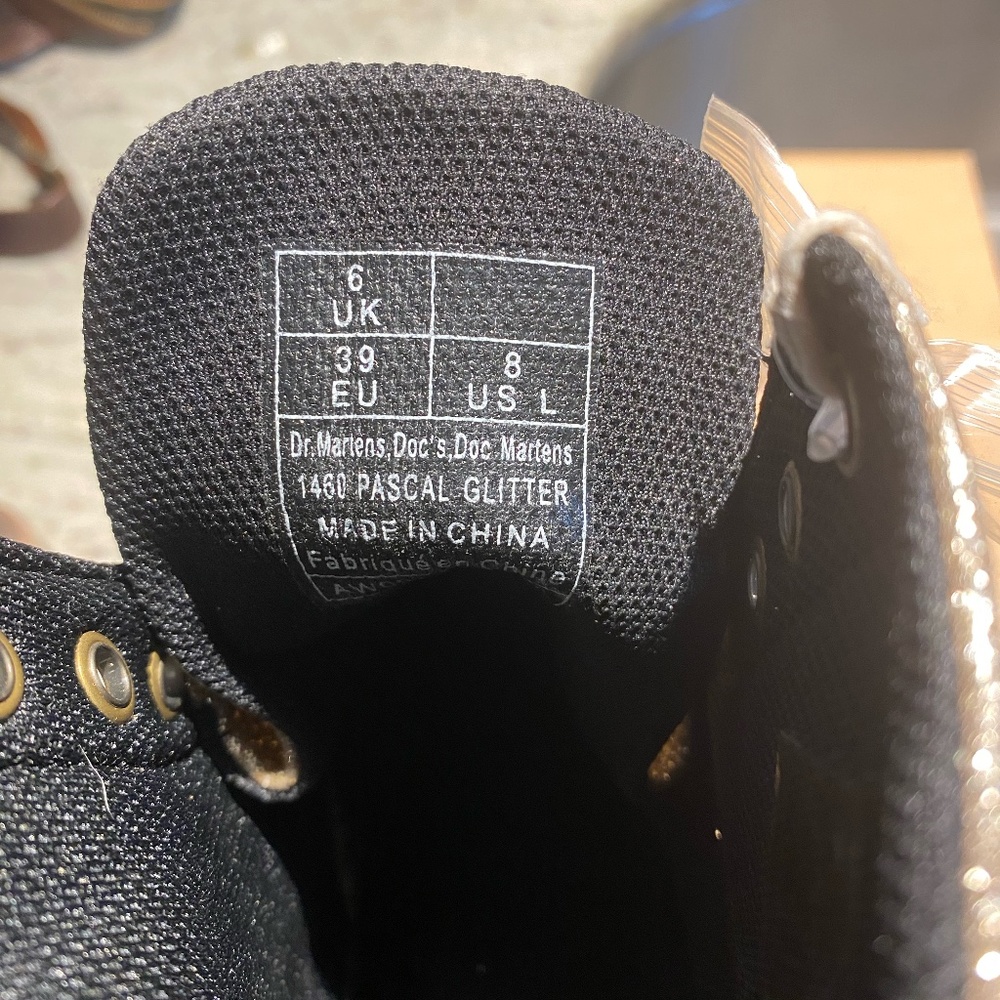 DR MARTENS